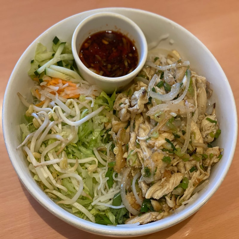 22A. Rice Noodles with Sautéed Chicken